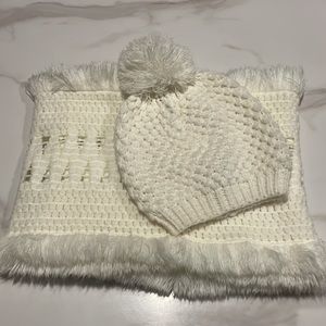 Addition Elle Egg Shell Winter Set of toque and infinity scarf for women